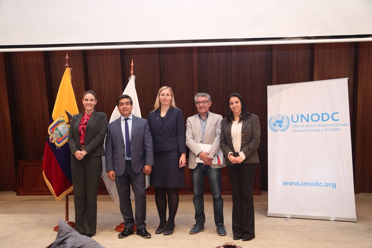 Ecuadorian Parliamentarians, UNODC staff and UNODC Policymakers Trainer