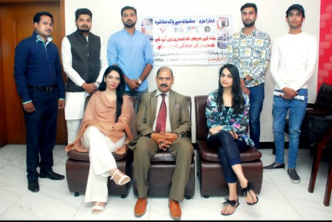 Réunion des membres de l’ISSUP et de l’équipe de Lahore du Youth Forum Pakistan au bureau de l’ONG ESPERENCE par ISSUP Pakistan et du Youth Forum Pakistan à Lahore.