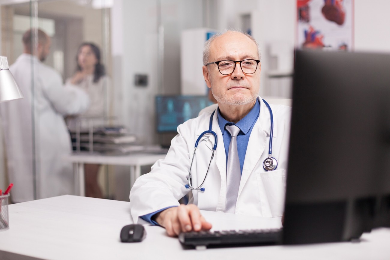 The Role of the Medical Review Officer (MRO) in Workplace Drug Testing ...
