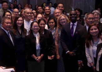 Vice Mayor of Quezon City, Ma. Joseffina G. Belmonte with the participants of the 1st ISSUP National Chapter Philippines Conference