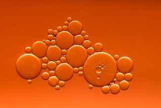 picture of bubbles in liquid with an rust coloured hue
