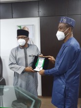 Глава ISSUP Нігерія з почесним міністром охорони здоров'я